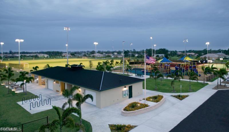 CAPE CORAL - Land