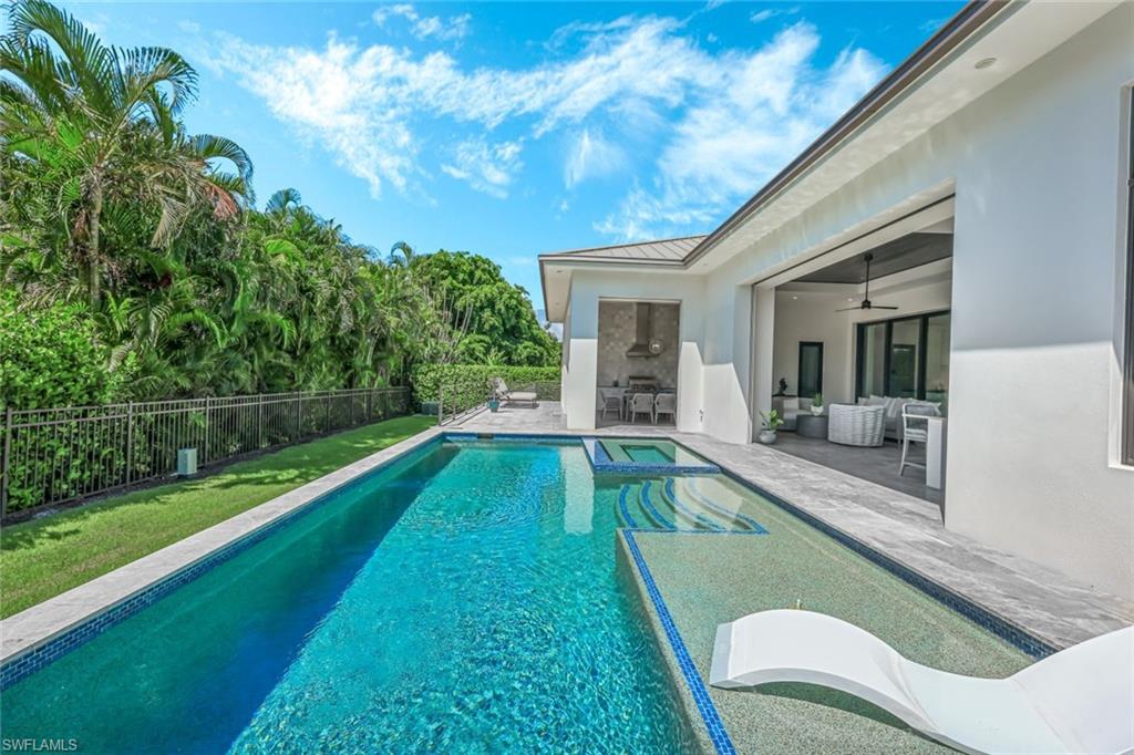 PARK SHORE - Residential