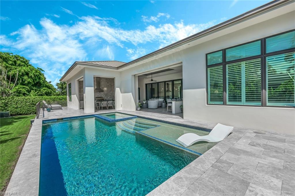 PARK SHORE - Residential