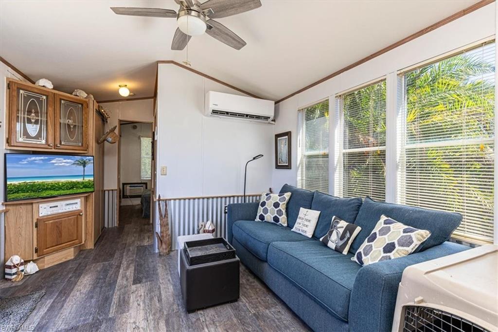 PLANTATION ISLAND - Residential