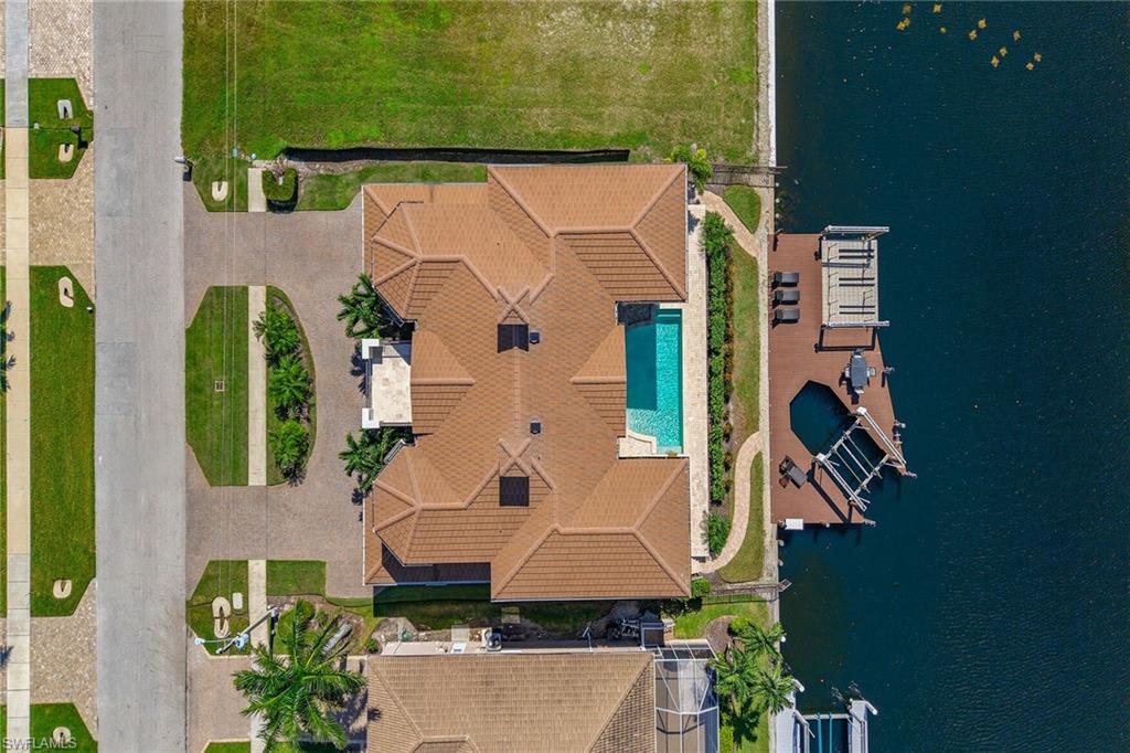 MARCO BEACH - Residential