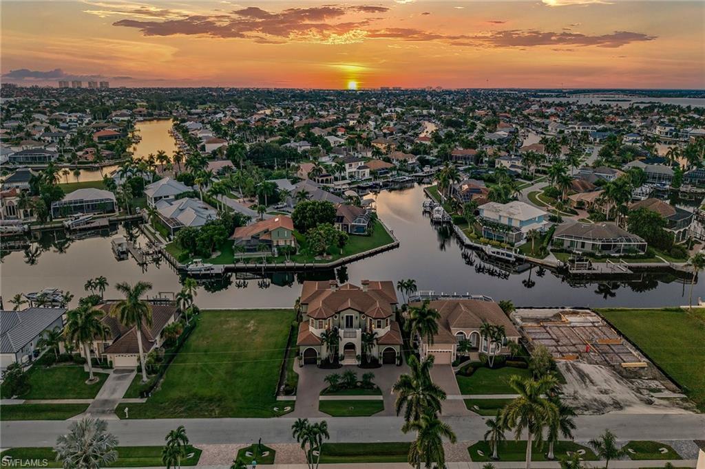 MARCO BEACH - Residential