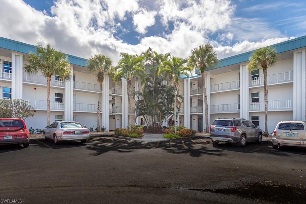 SEVEN LAKES - Residential