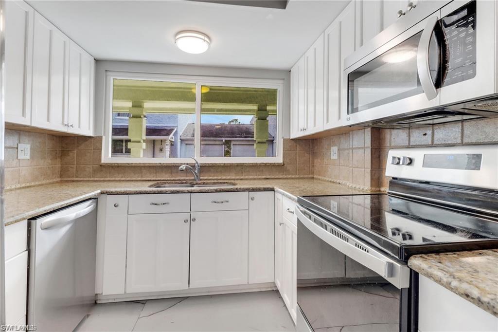 FOUR FOUNTAINS - Residential Lease