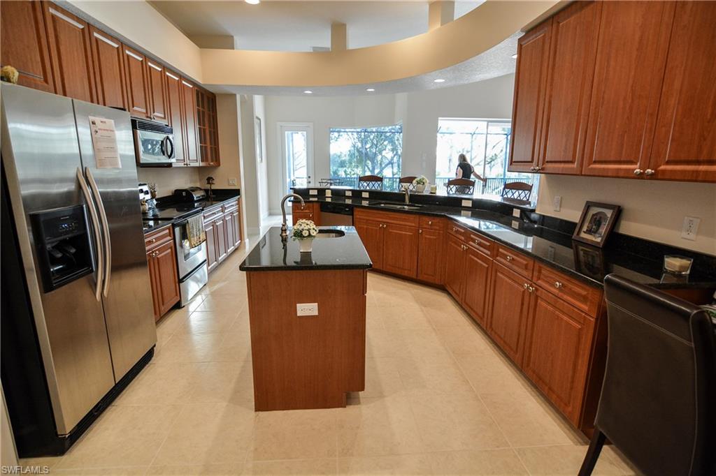 CROWN COLONY - Residential