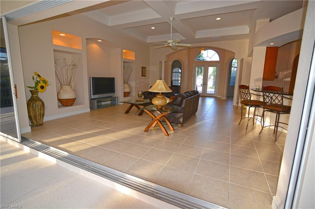 CROWN COLONY - Residential