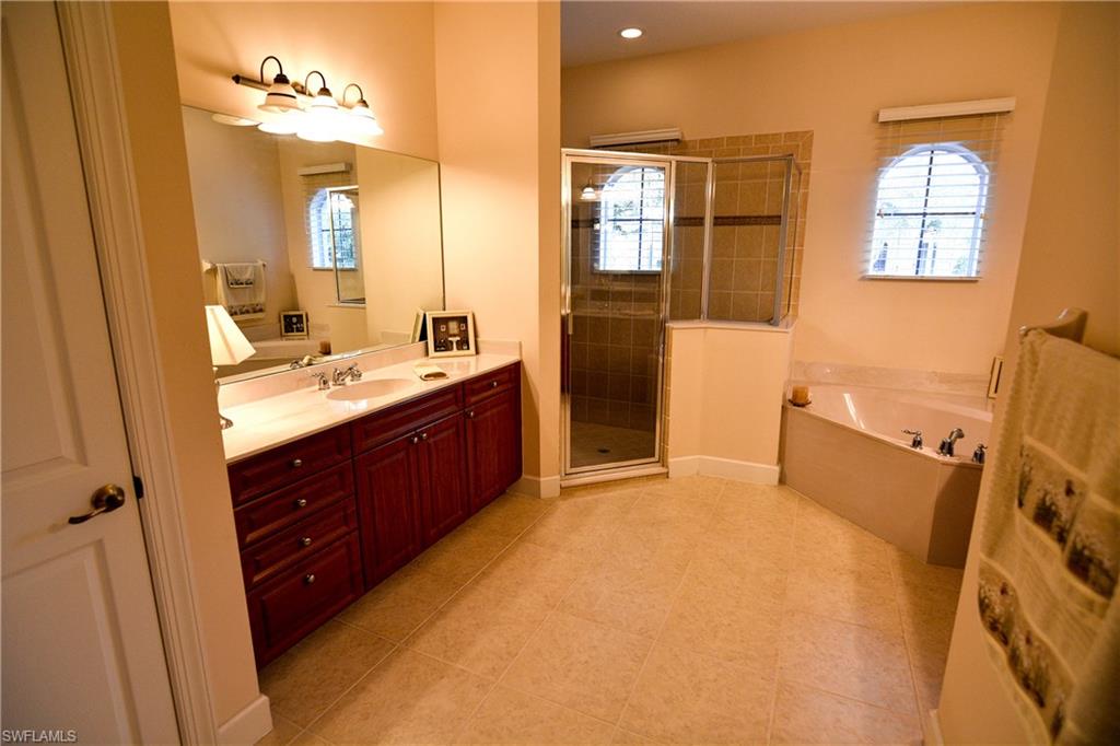 CROWN COLONY - Residential