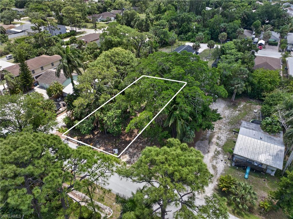 BONITA SPRINGS - Land