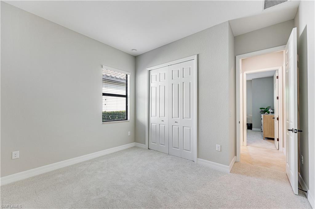 TWIN EAGLES - Residential