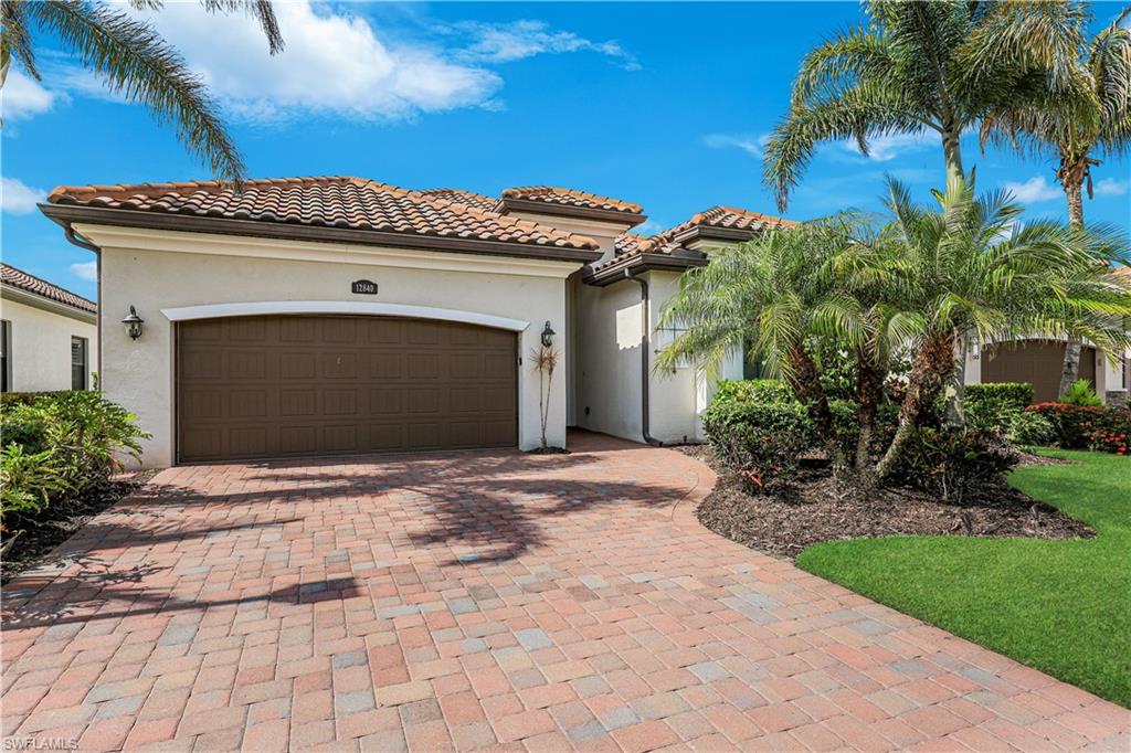 TWIN EAGLES - Residential