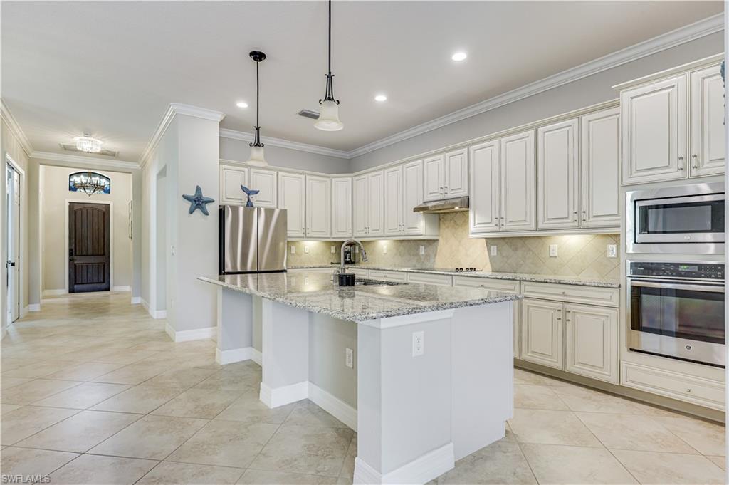 TWIN EAGLES - Residential