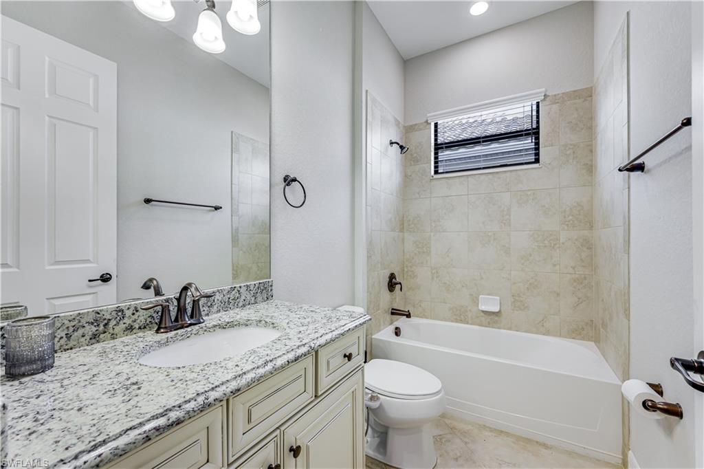 TWIN EAGLES - Residential