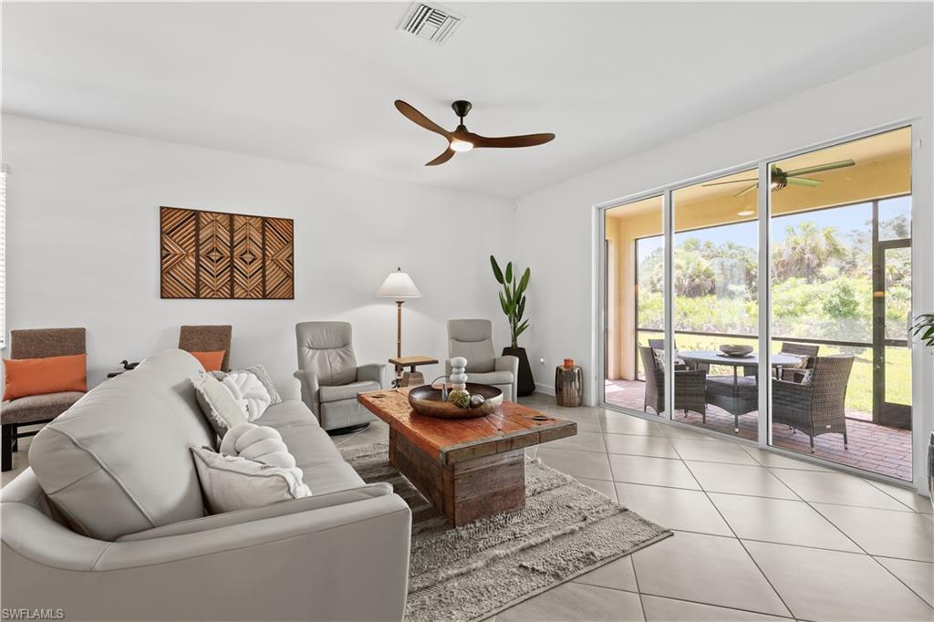 COUNTRY CLUB - Residential