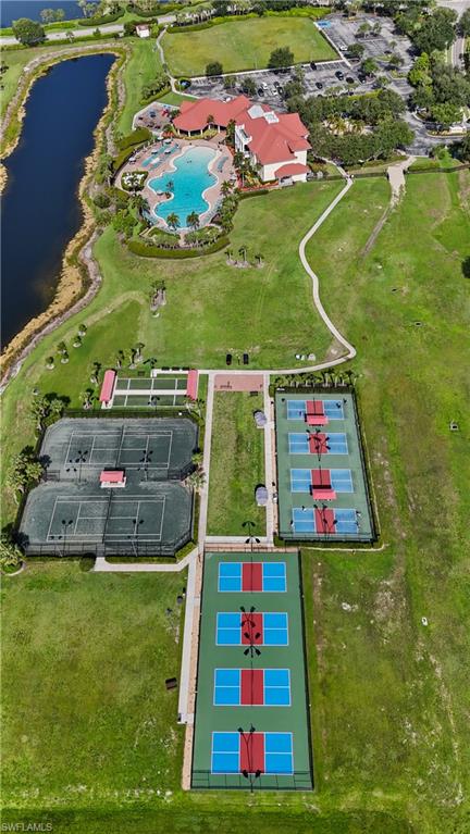 COUNTRY CLUB - Residential