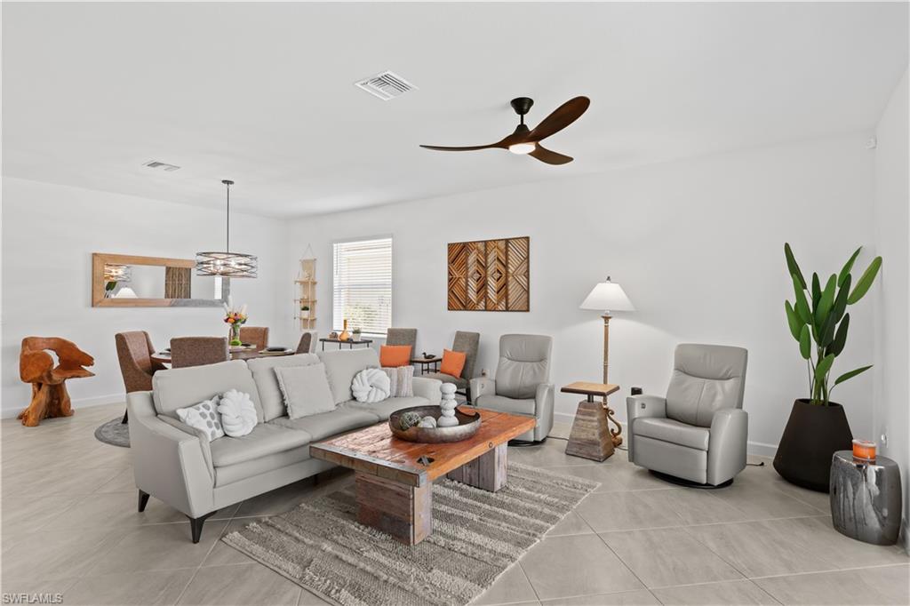 COUNTRY CLUB - Residential
