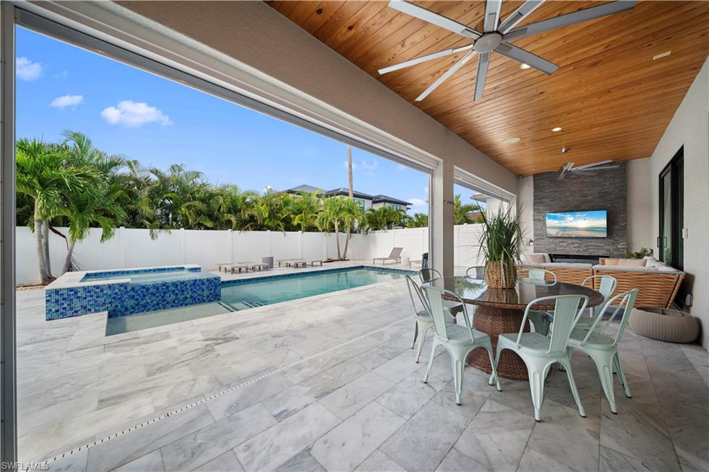 NAPLES PARK - Residential