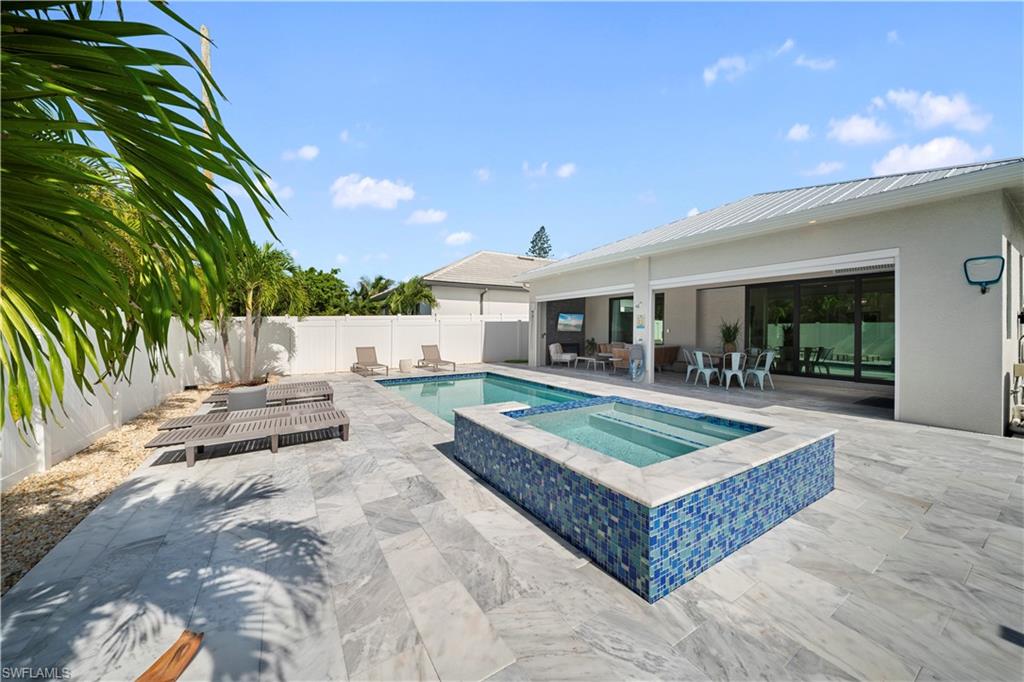 NAPLES PARK - Residential