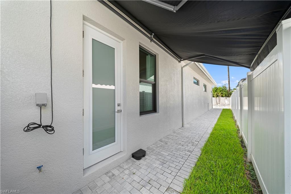 NAPLES PARK - Residential
