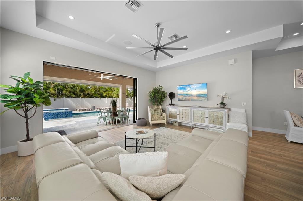 NAPLES PARK - Residential