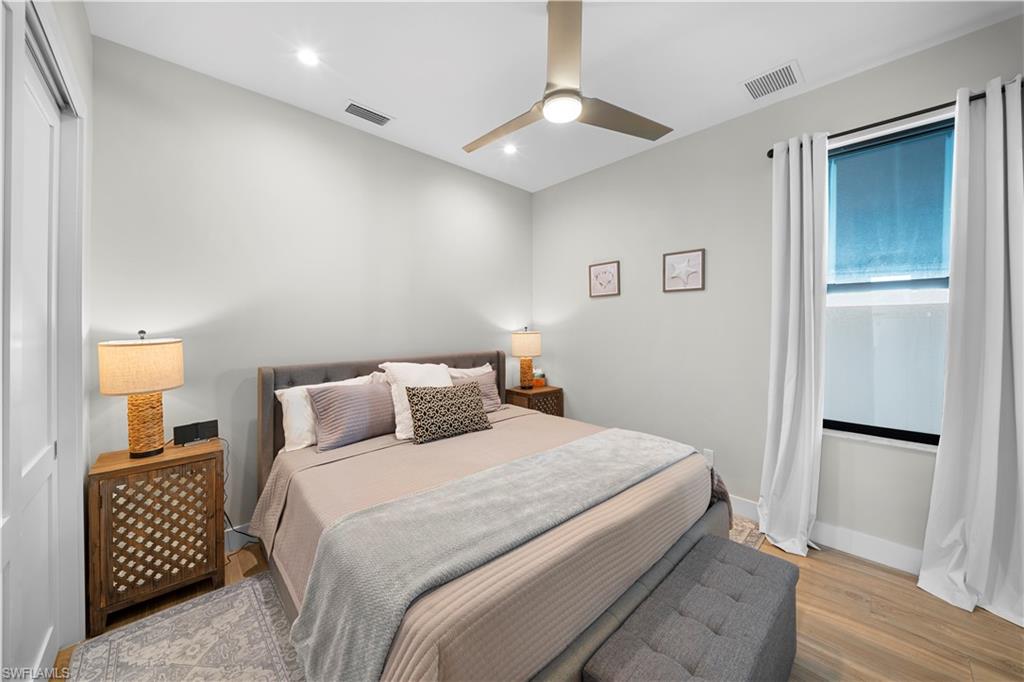 NAPLES PARK - Residential