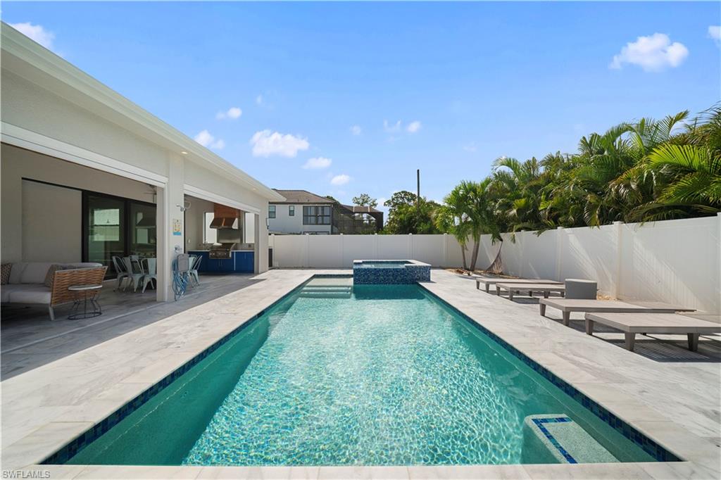 NAPLES PARK - Residential