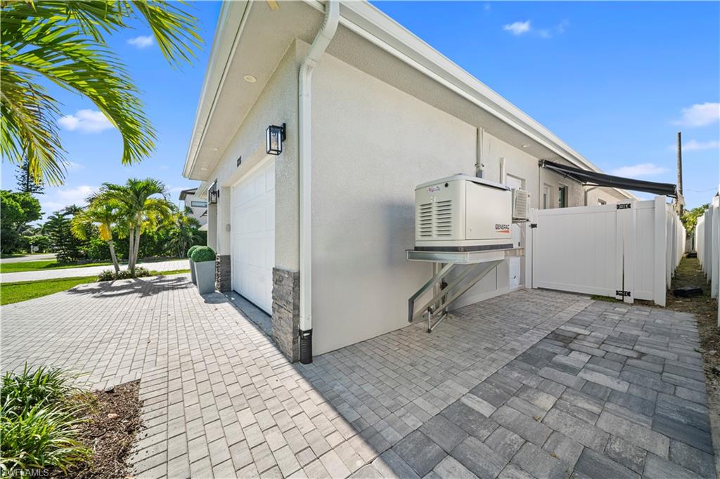NAPLES PARK - Residential