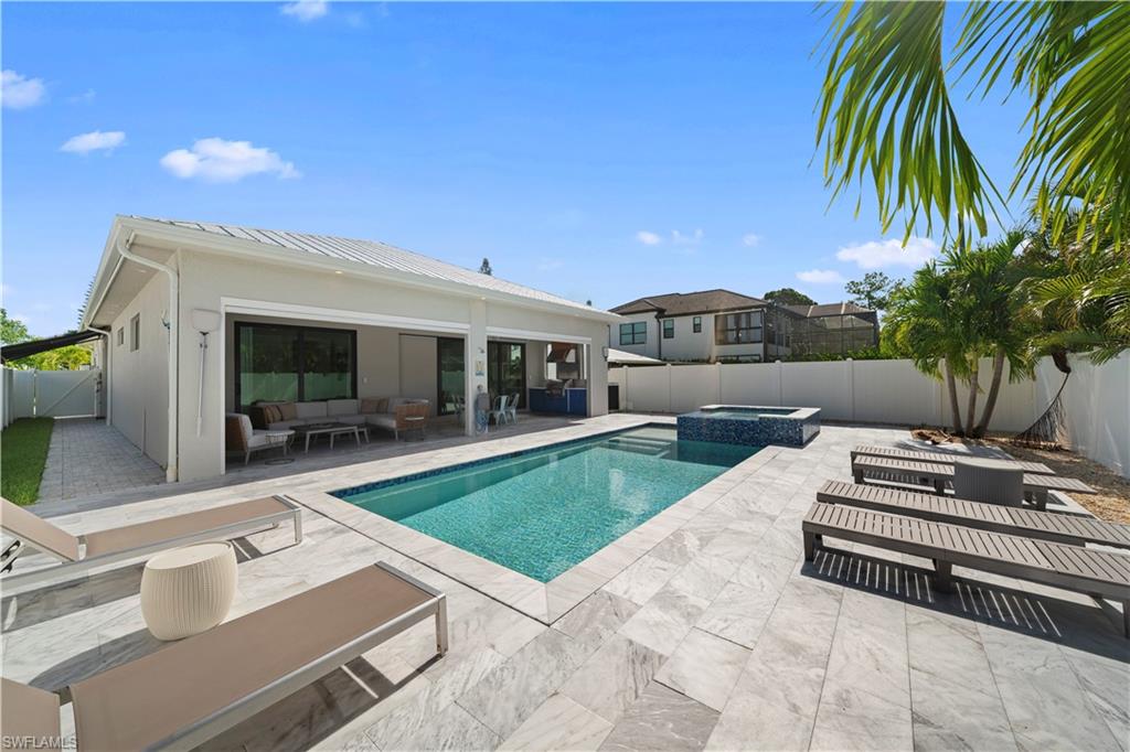 NAPLES PARK - Residential