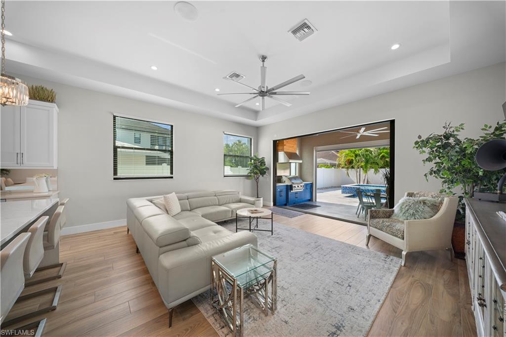 NAPLES PARK - Residential