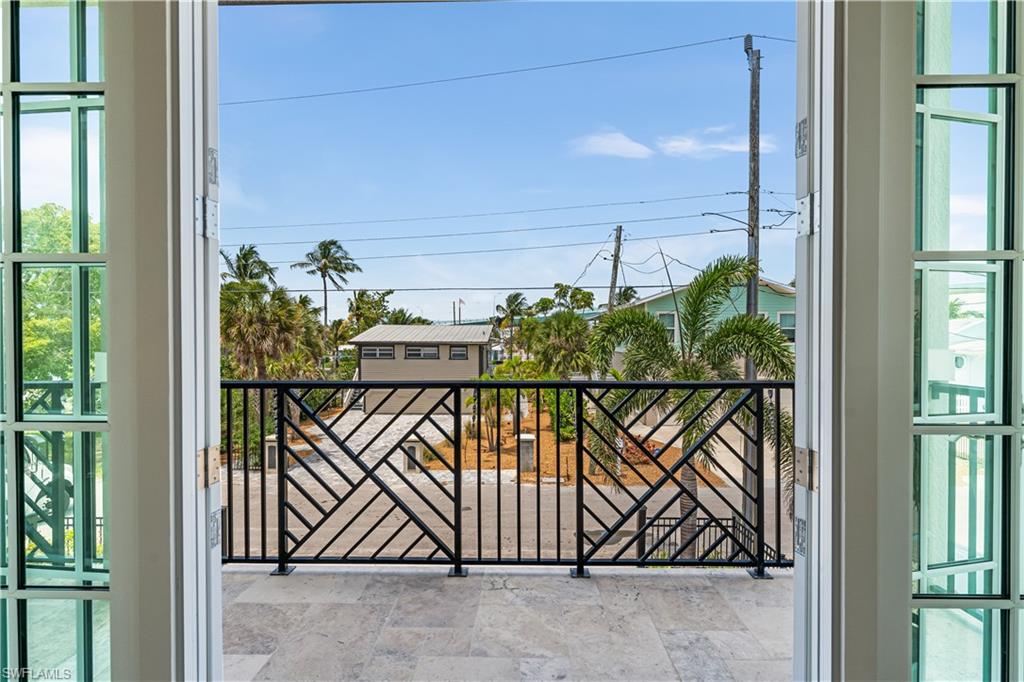VENETIAN GARDENS - Residential