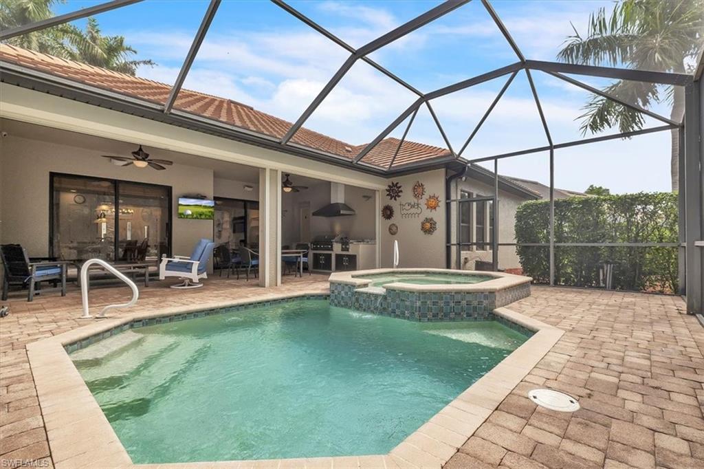 COUNTRY CLUB - Residential