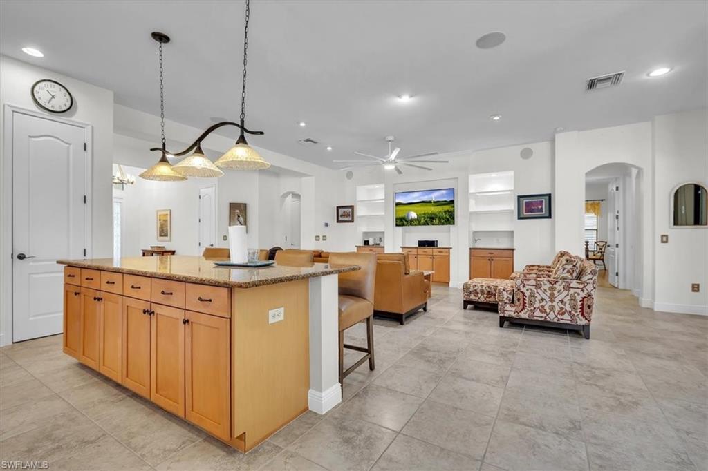 COUNTRY CLUB - Residential
