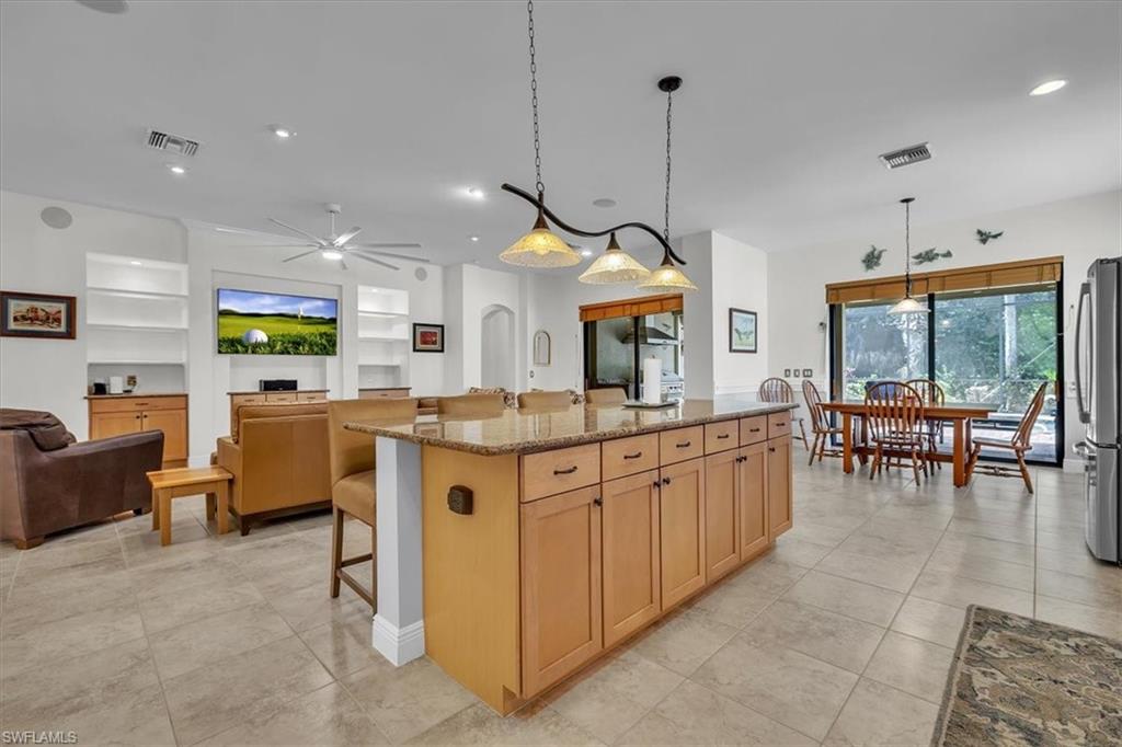 COUNTRY CLUB - Residential