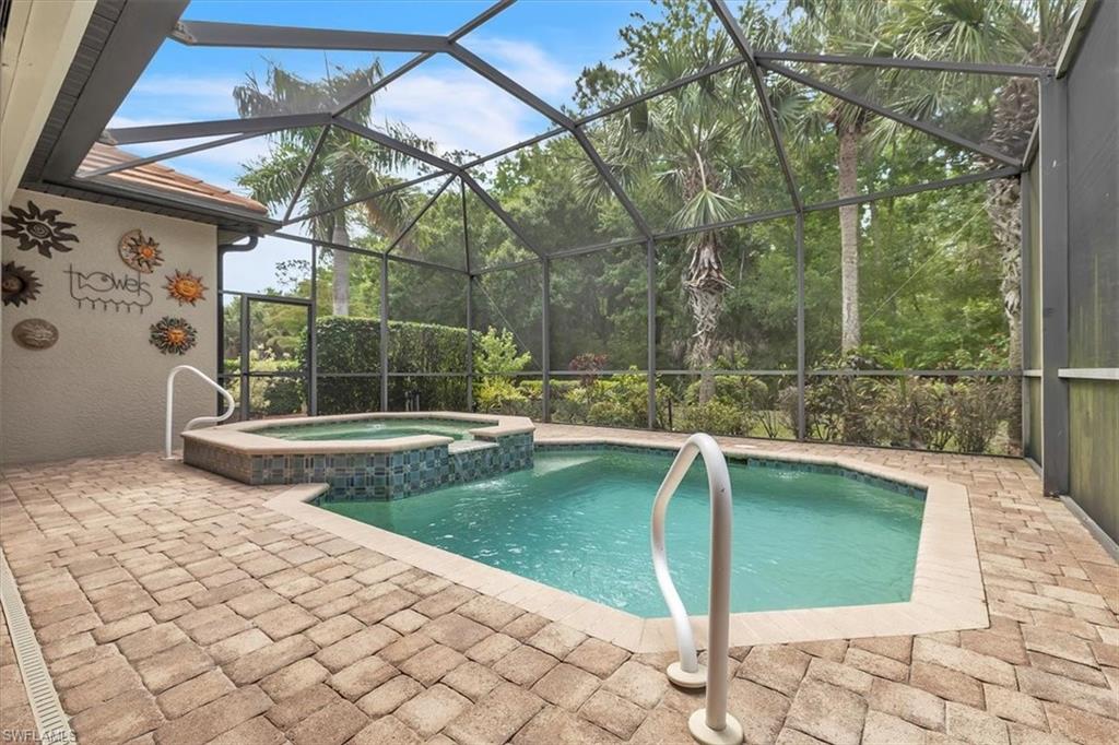 COUNTRY CLUB - Residential