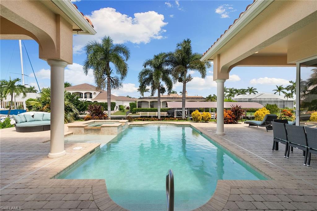 ESTATES - Residential
