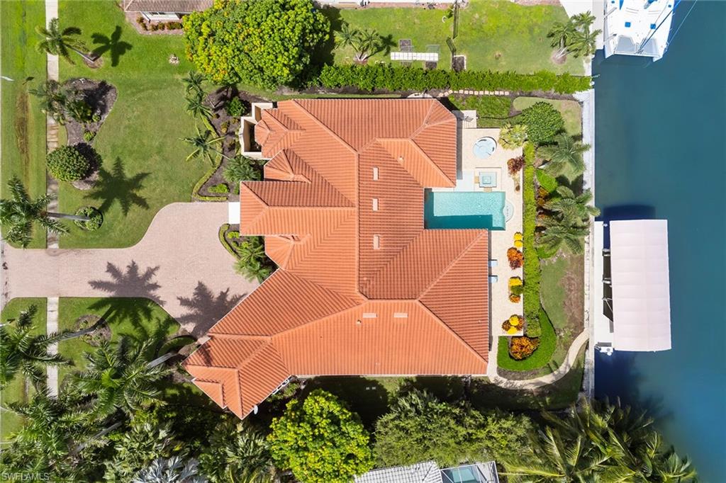 ESTATES - Residential