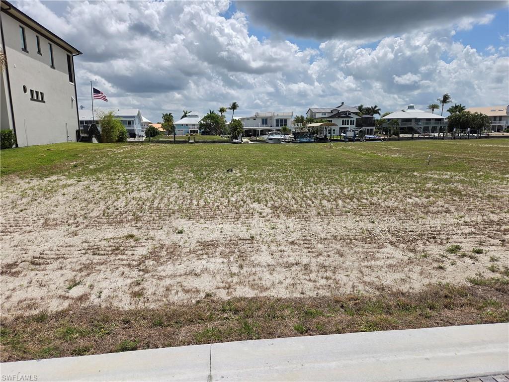 OLD PELICAN BAY - Land