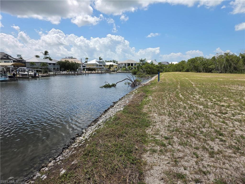 OLD PELICAN BAY - Land