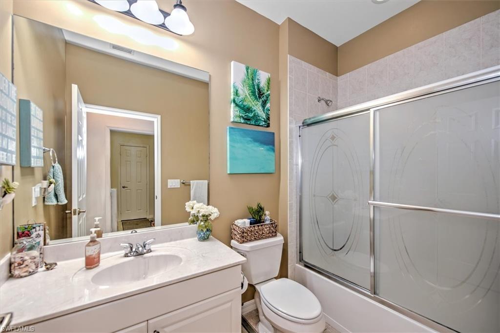 BAY WOODS - Residential