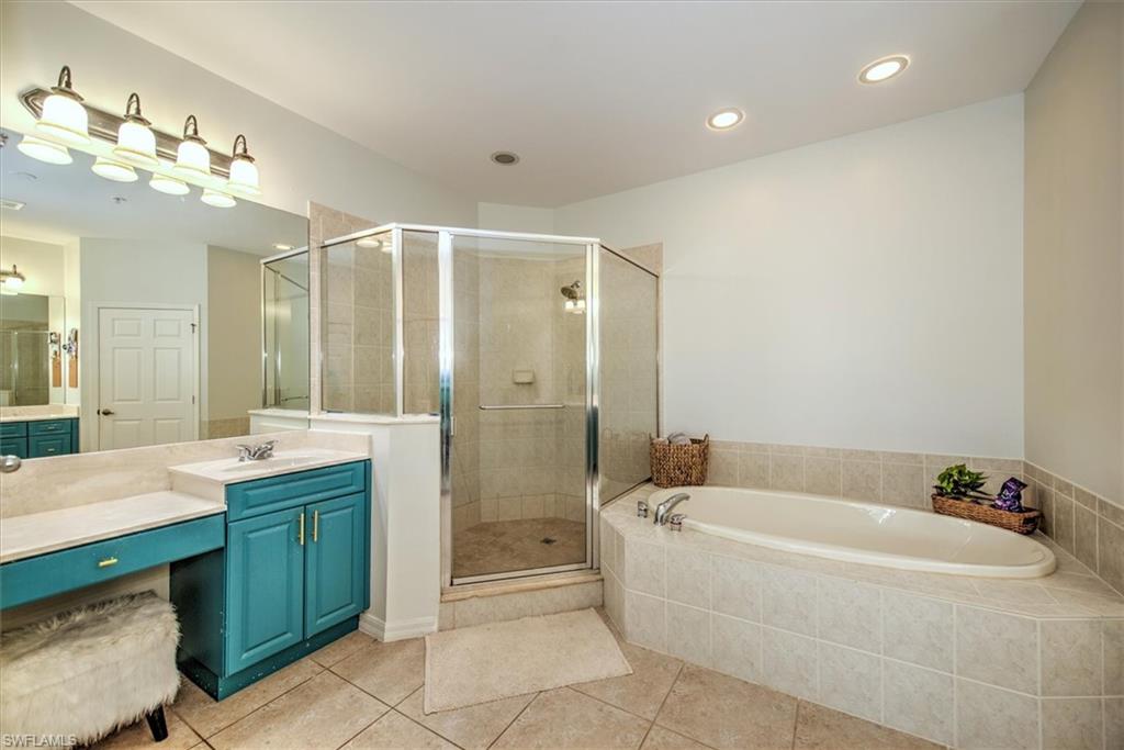 BAY WOODS - Residential