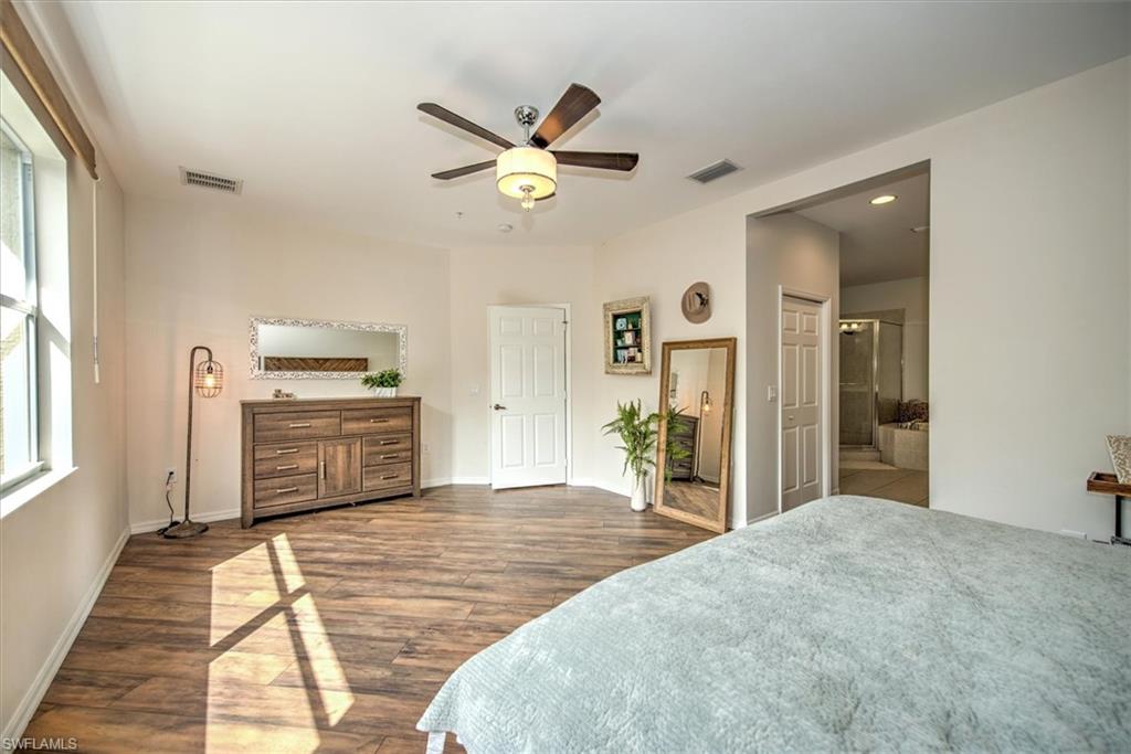 BAY WOODS - Residential