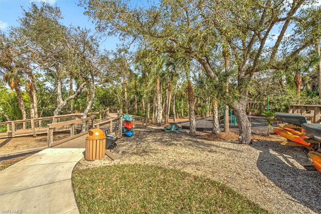 BAY WOODS - Residential