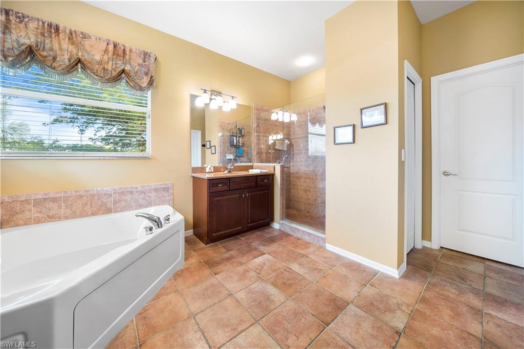 COLONIAL SHORES - Residential