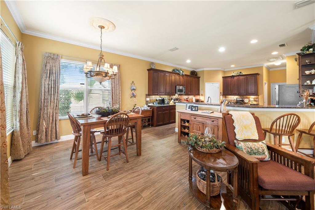 COLONIAL SHORES - Residential