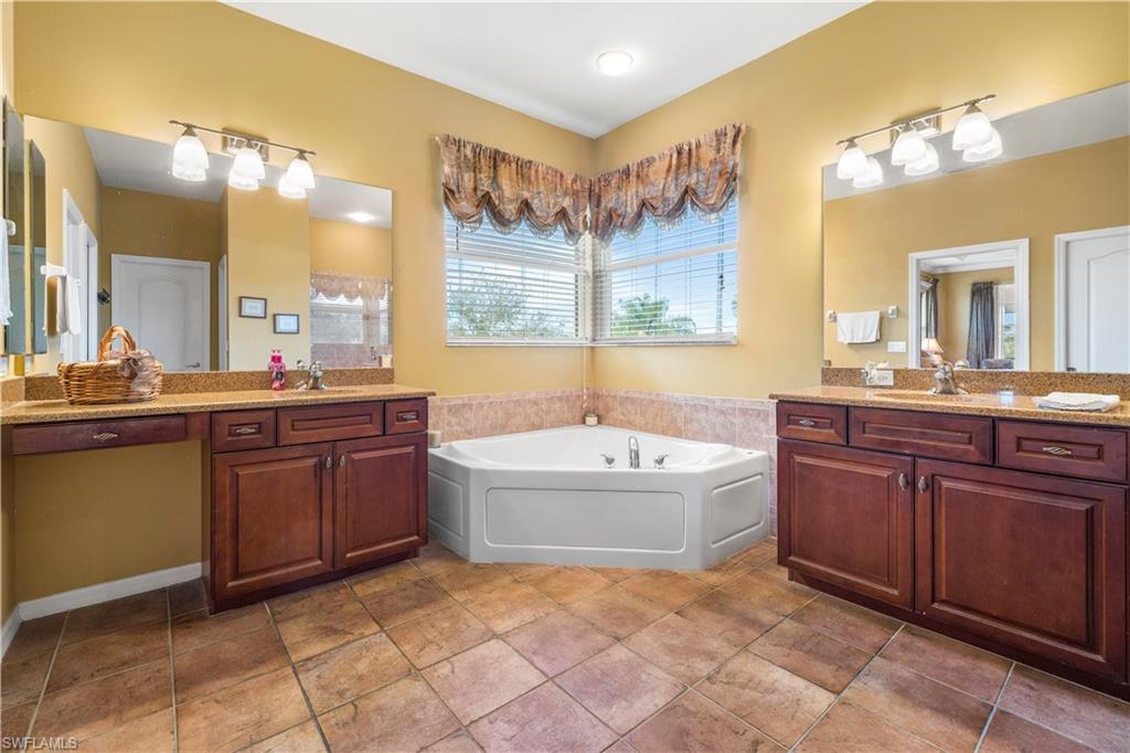 COLONIAL SHORES - Residential