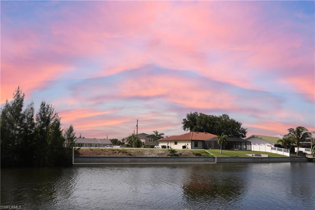 CAPE CORAL - Land
