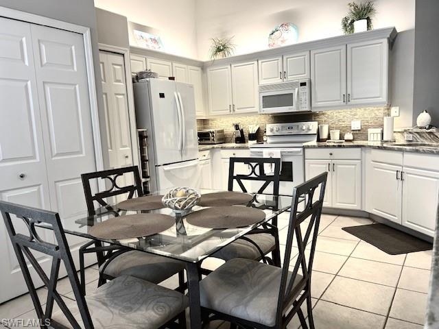 GARDEN LAKES - Residential