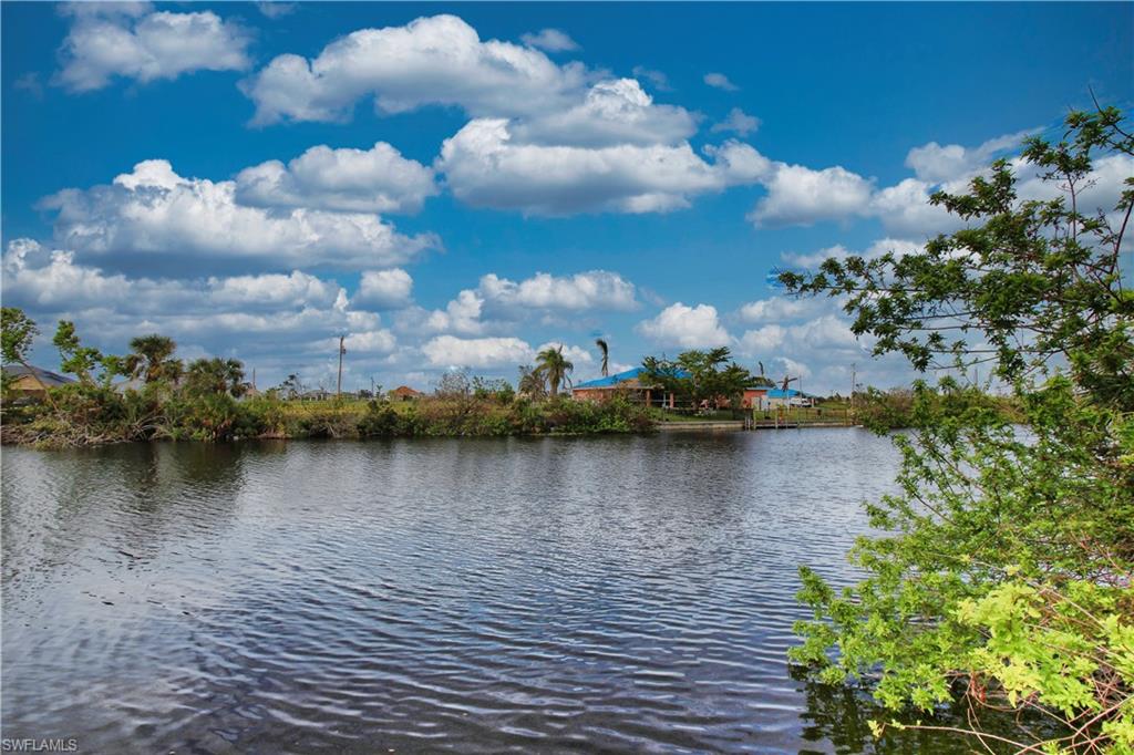 CAPE CORAL - Land