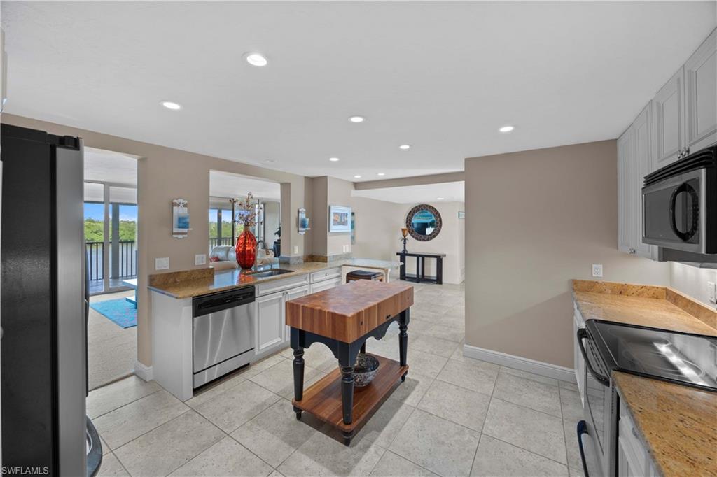 VANDERBILT SURF COLONY - Residential Lease