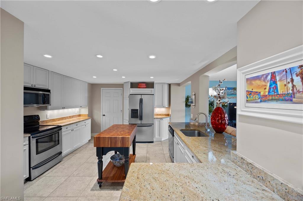 VANDERBILT SURF COLONY - Residential Lease