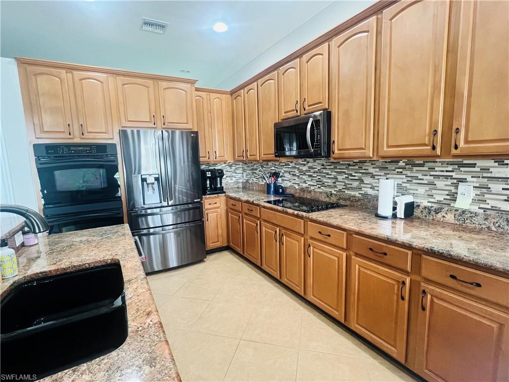 REFLECTION LAKES OF NAPLES - Residential Lease